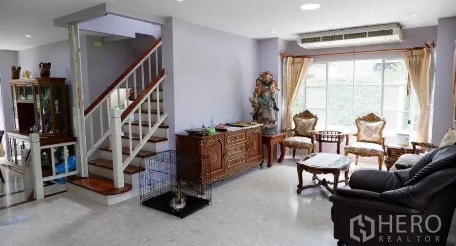 Casa en alquiler de 4 habitaciones en Prawet, Bangkok