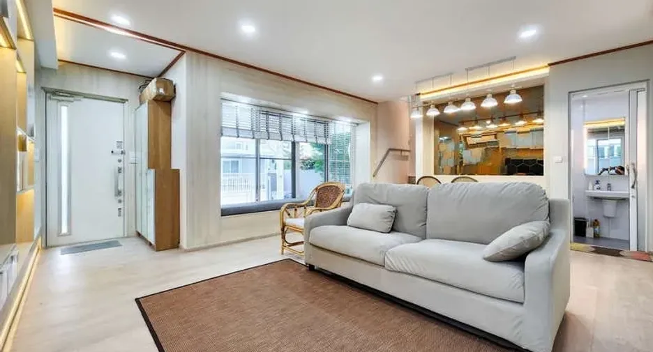 For rent and for sale 2 bedrooms house in Prawet, Bangkok