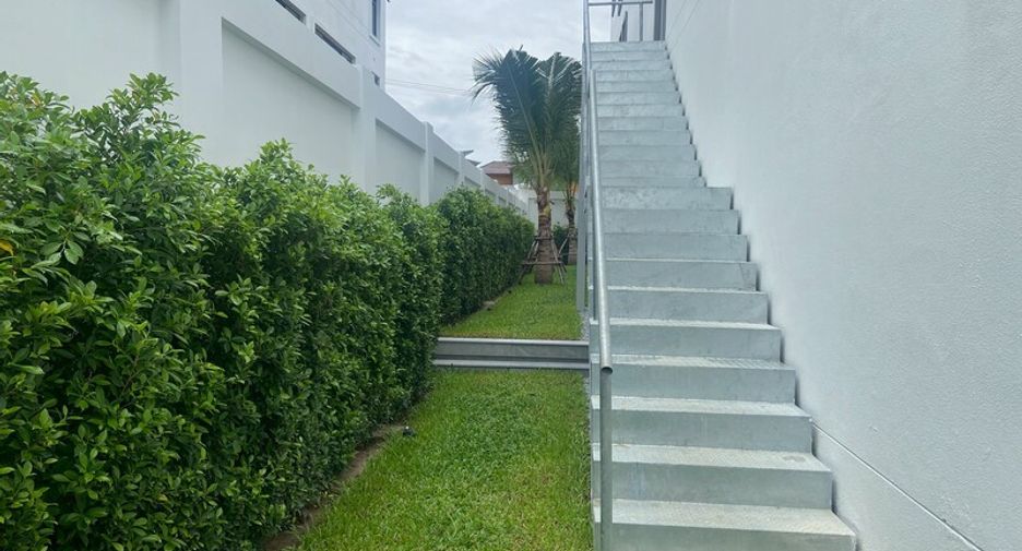À vendre 6 chambres villa à East Pattaya, Pattaya