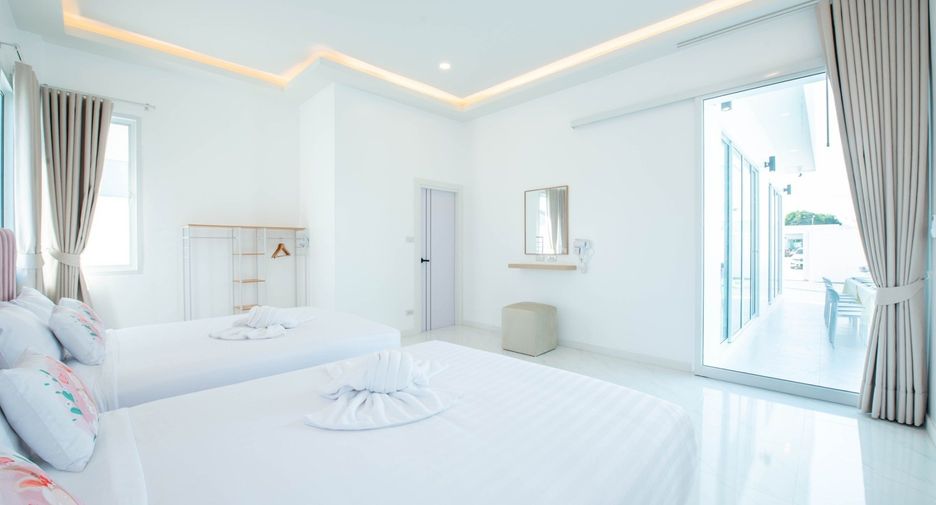 For sale 6 bedrooms house in Huay Yai, Pattaya