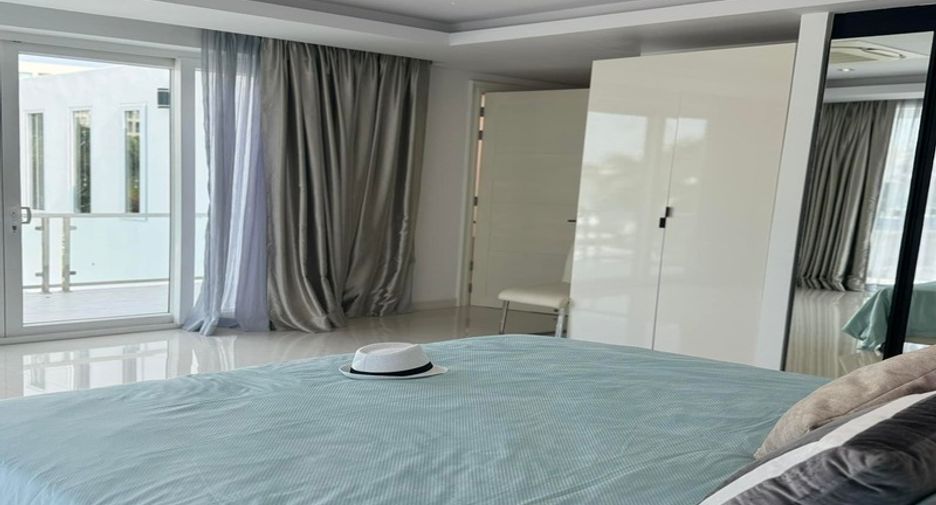 For sale 4 bedrooms house in Jomtien, Pattaya