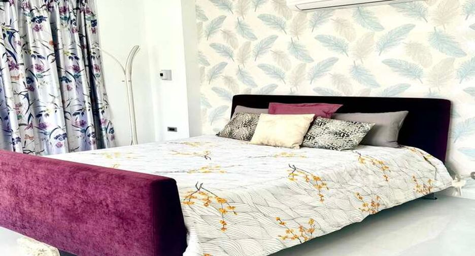 For sale 4 bedrooms house in Jomtien, Pattaya