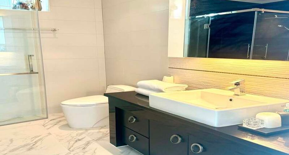 For sale 4 bedrooms house in Jomtien, Pattaya