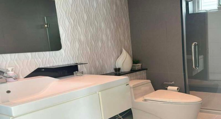 For sale 4 bedrooms house in Jomtien, Pattaya
