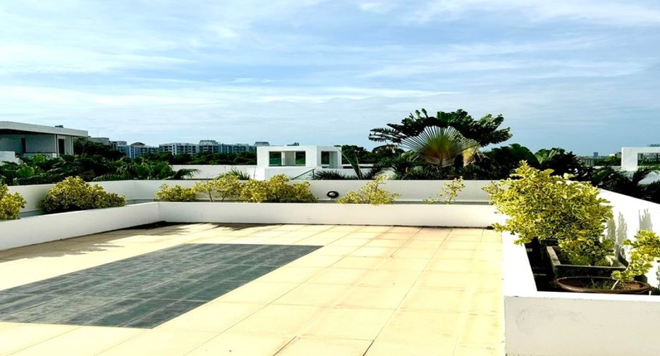 For sale 4 bedrooms house in Jomtien, Pattaya