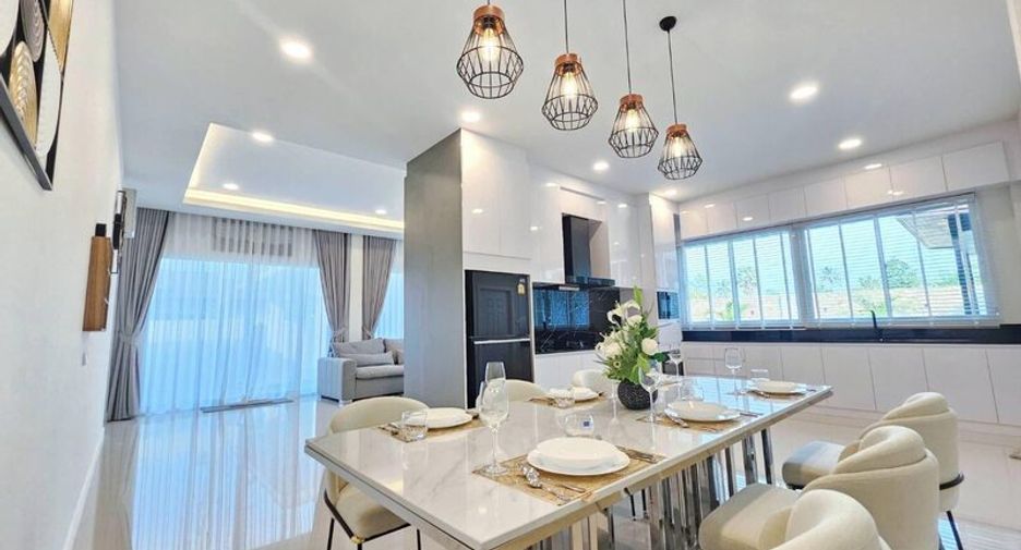 For sale 3 bedrooms villa in East Pattaya, Pattaya