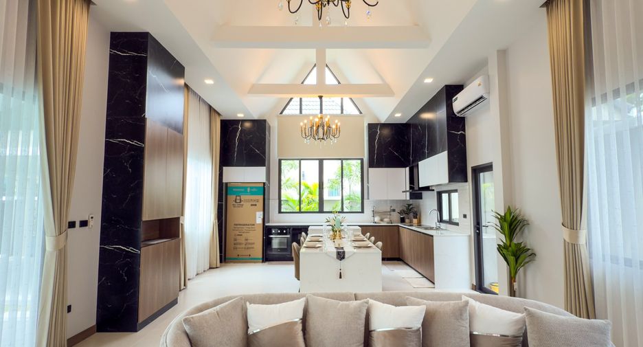 For sale 3 bedrooms villa in East Pattaya, Pattaya