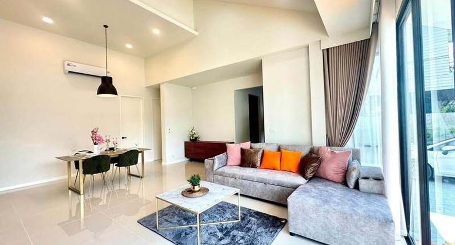 À vendre 4 chambres villa à Huay Yai, Pattaya