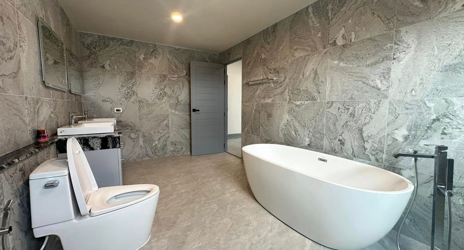 Villa en venta de 4 habitaciones en Huay Yai, Pattaya