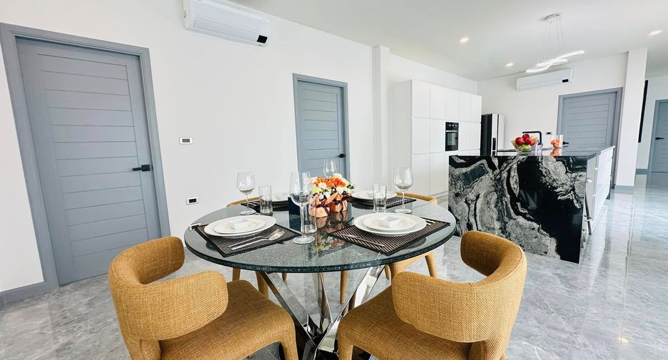 Villa en venta de 4 habitaciones en Huay Yai, Pattaya