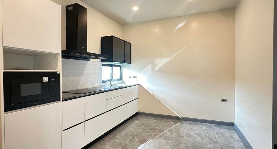 Villa en venta de 4 habitaciones en Huay Yai, Pattaya