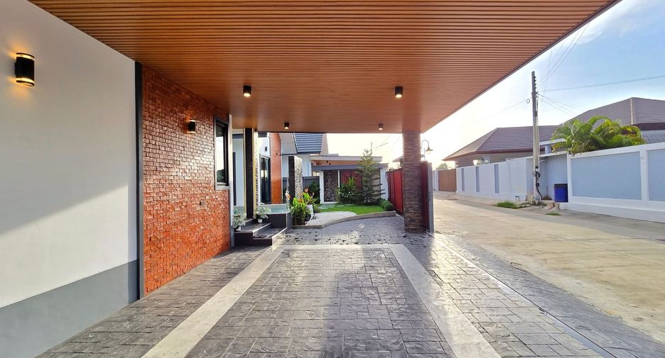 For sale 3 bedrooms villa in East Pattaya, Pattaya