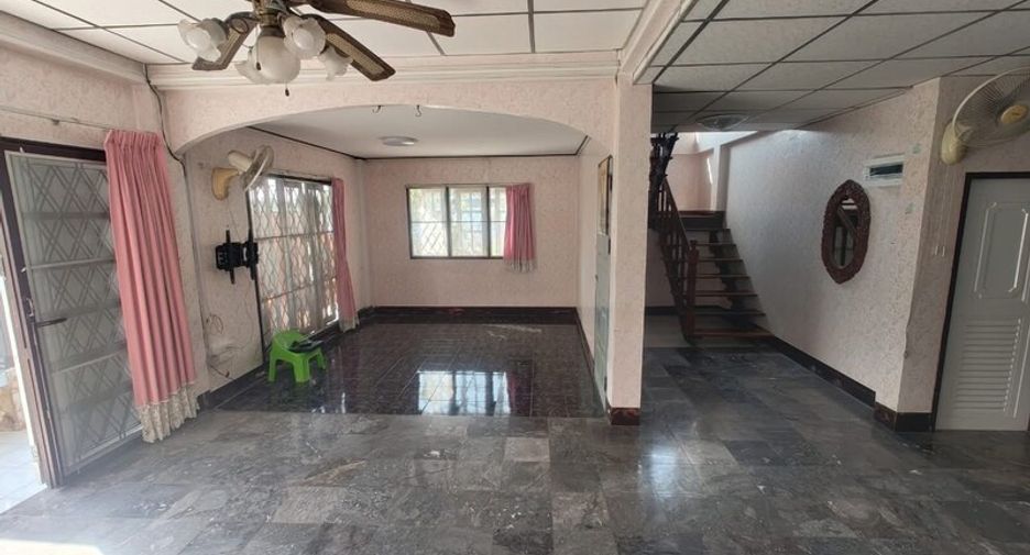 Villa zum Kauf mit 4 Zimmer in Sattahip, Pattaya