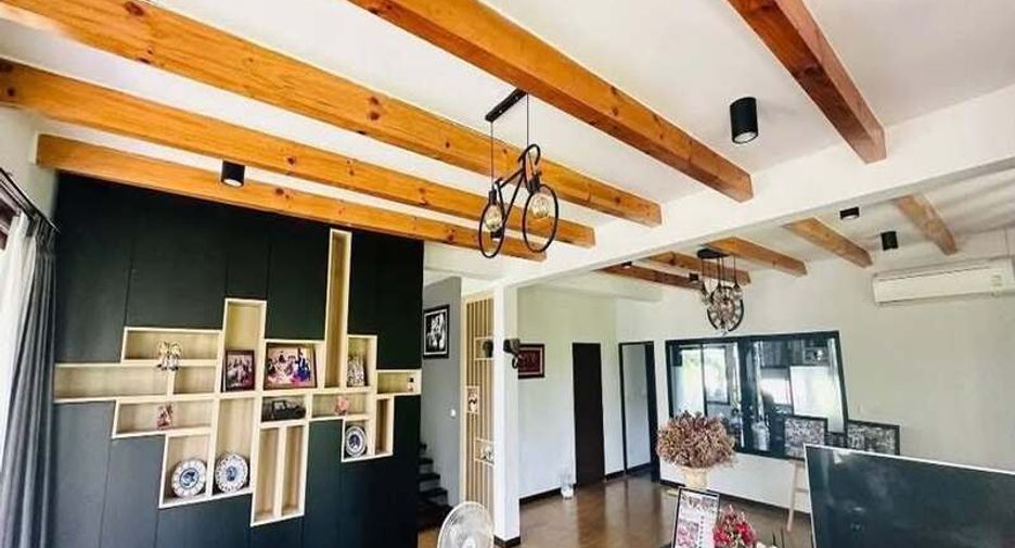 À vendre 4 chambres villa à Bang Lamung, Chonburi