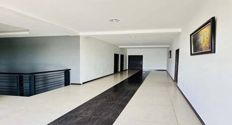 À vendre 4 chambres villa à Bang Lamung, Chonburi