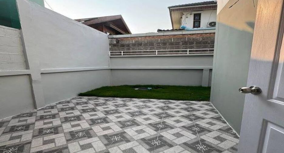 For sale 4 bedrooms villa in Central Pattaya, Pattaya