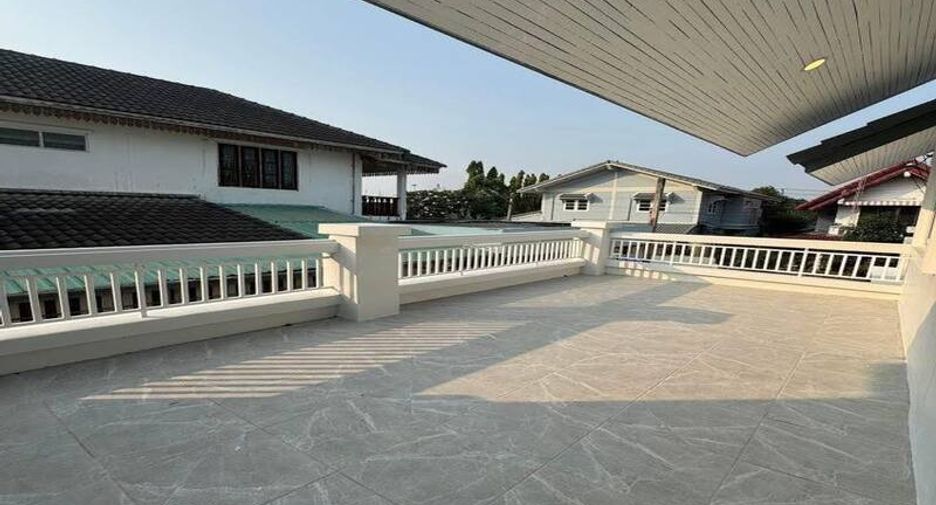For sale 4 bedrooms villa in Central Pattaya, Pattaya