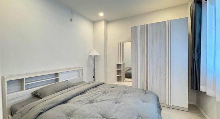 For sale 4 bedrooms villa in Central Pattaya, Pattaya