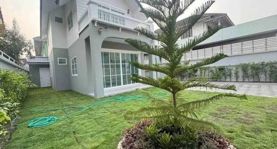For sale 4 bedrooms villa in Central Pattaya, Pattaya