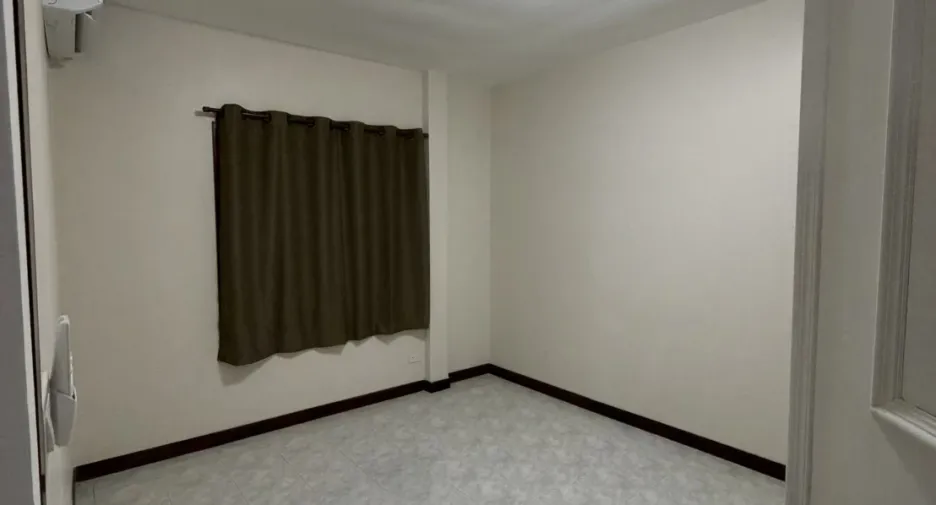 Haus zum Kauf mit 2 Zimmer in Bang Lamung, Chonburi