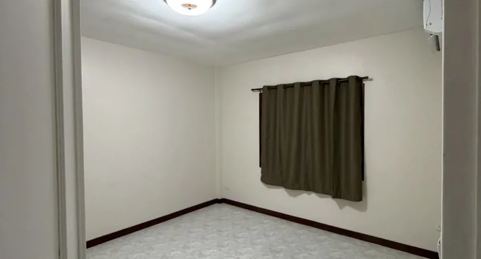 Haus zum Kauf mit 2 Zimmer in Bang Lamung, Chonburi