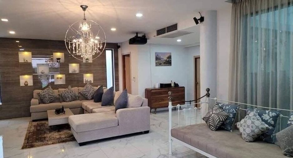 For sale 6 bedrooms house in Bang Lamung, Chonburi