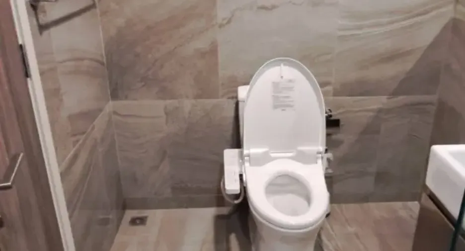 For sale 2 bedrooms condo in Khlong Toei, Bangkok