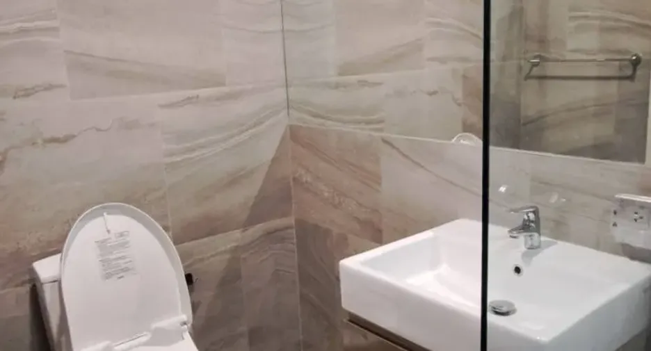 For sale 2 bedrooms condo in Khlong Toei, Bangkok