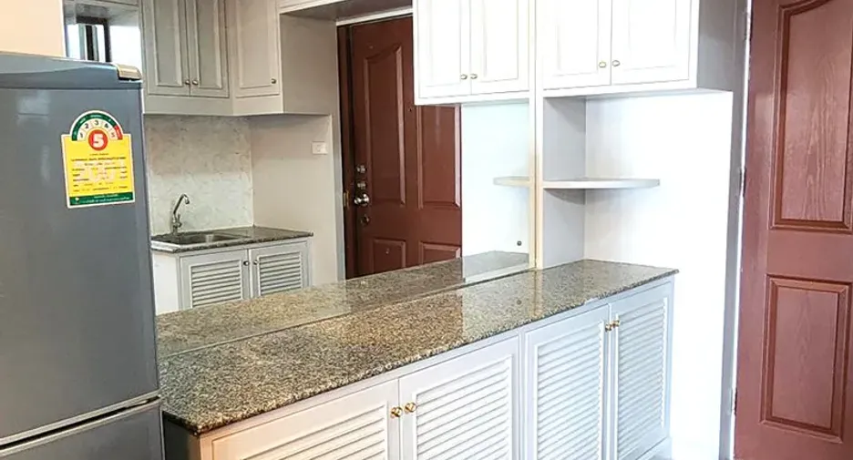 For sale 1 bed condo in Khlong San, Bangkok