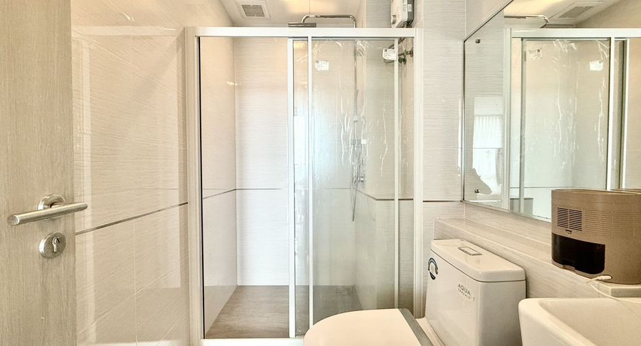 For sale 1 bed condo in Mueang Samut Prakan, Samut Prakan