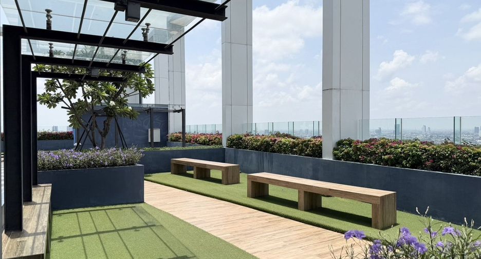For sale 1 bed condo in Mueang Samut Prakan, Samut Prakan