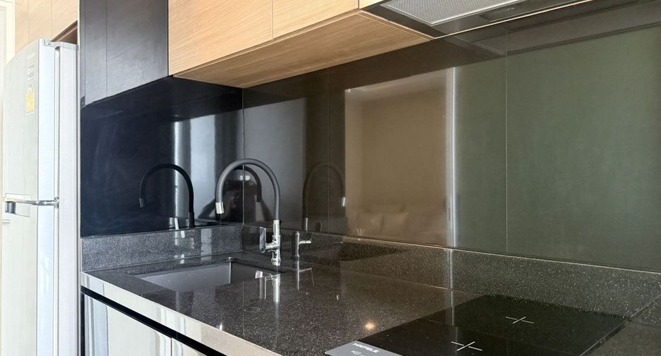 For sale 1 bed condo in Mueang Samut Prakan, Samut Prakan