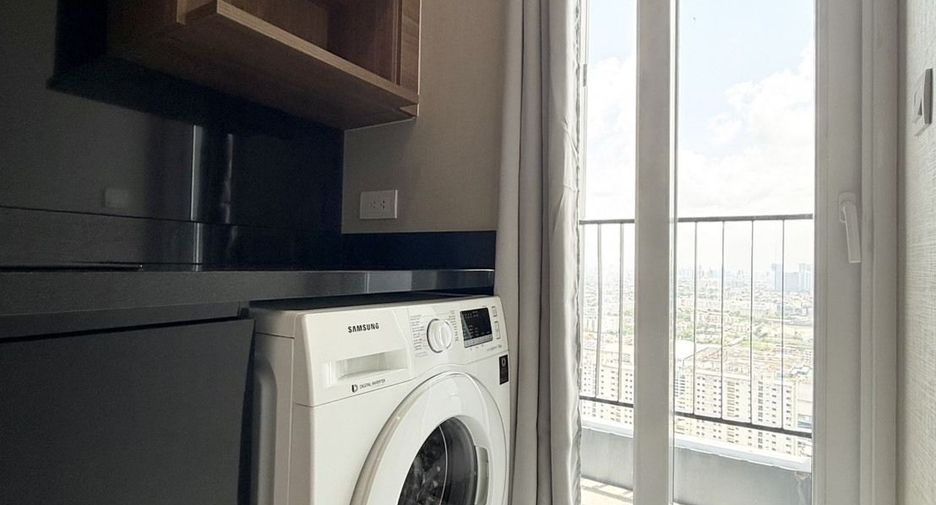 For sale 1 bed condo in Mueang Samut Prakan, Samut Prakan