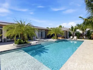 For rent 4 bedrooms villa in Mueang Phuket, Phuket