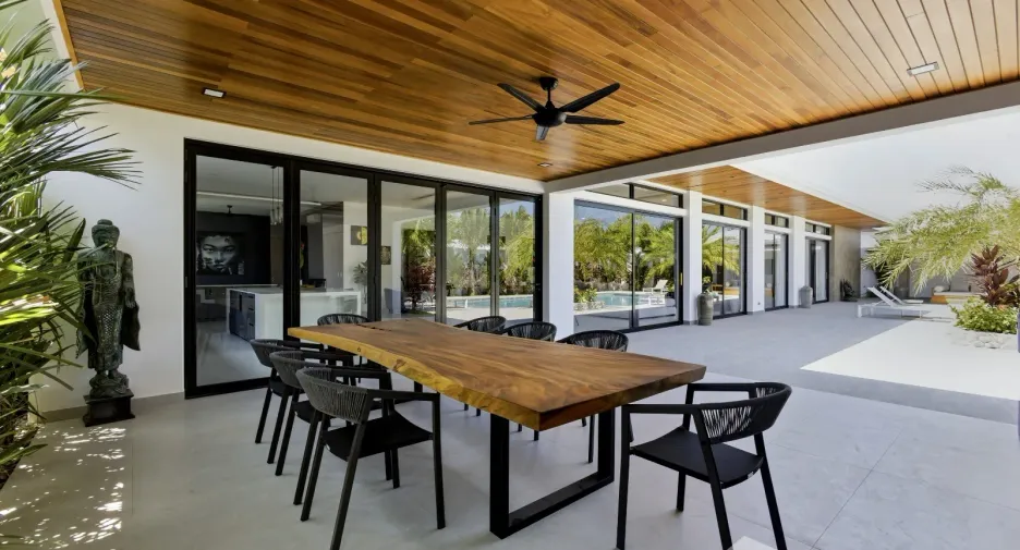For rent 4 bedrooms villa in Mueang Phuket, Phuket
