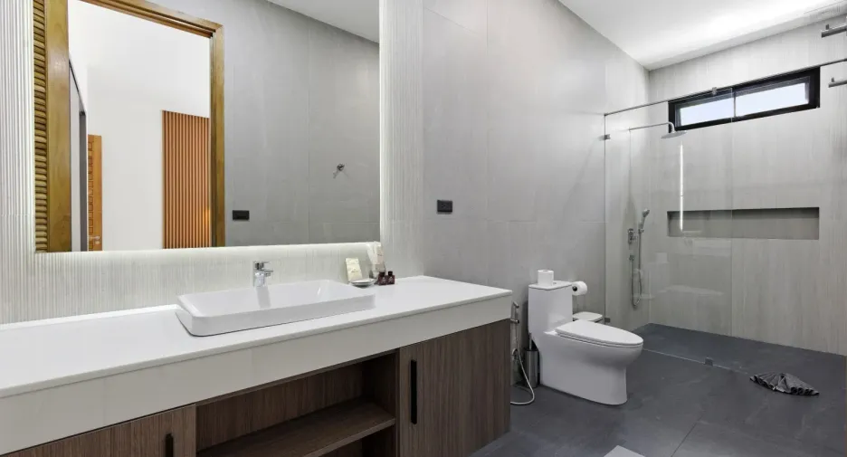 For rent 4 bedrooms villa in Mueang Phuket, Phuket