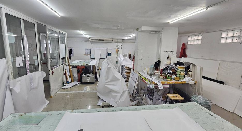 For sale 6 bedrooms office in Bang Na, Bangkok
