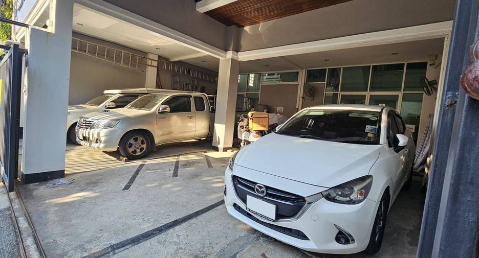 For sale 6 bedrooms office in Bang Na, Bangkok