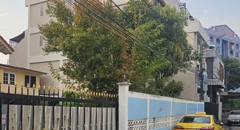For sale 6 bedrooms office in Bang Na, Bangkok