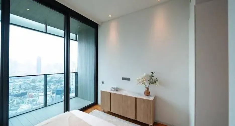 For rent 2 bedrooms condo in Khlong San, Bangkok