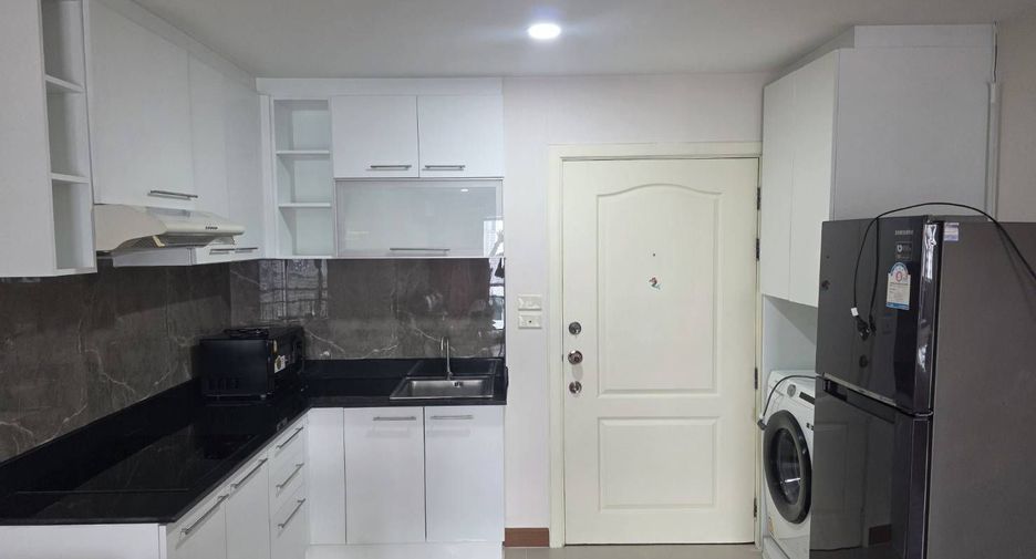 For rent 2 bedrooms condo in Watthana, Bangkok