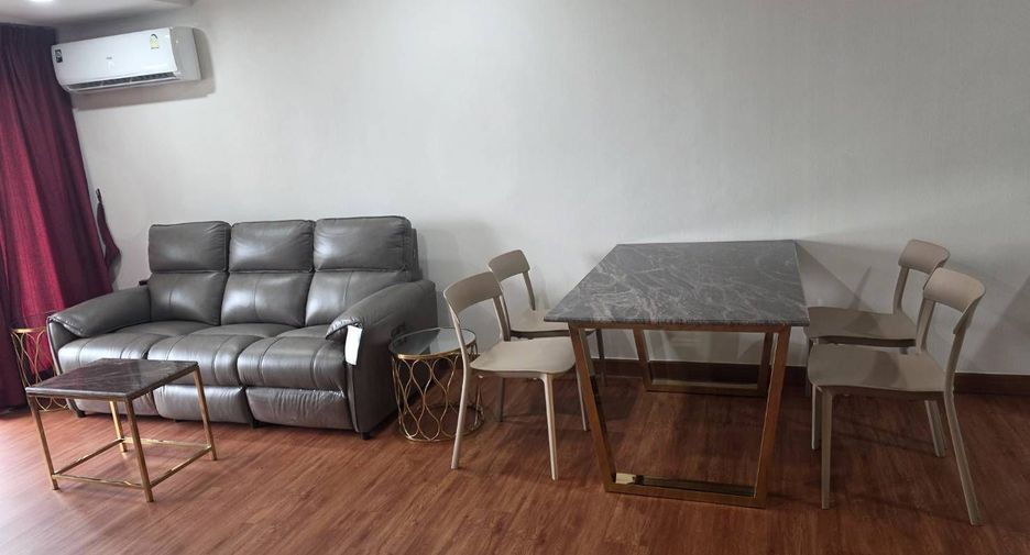 For rent 2 bedrooms condo in Watthana, Bangkok