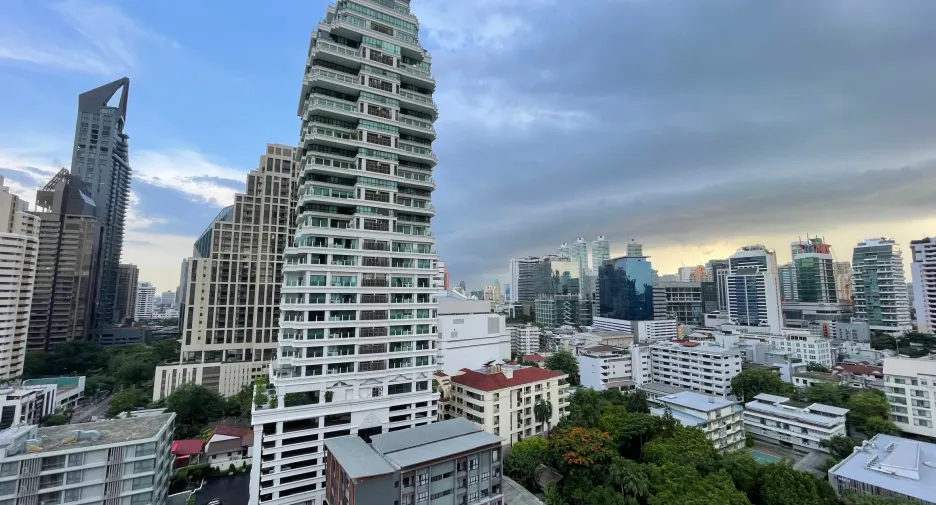 For rent 1 bed condo in Watthana, Bangkok