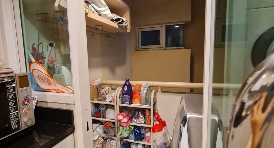 For sale 2 bedrooms condo in Khlong Toei, Bangkok