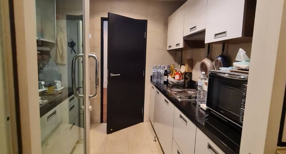 For sale 2 bedrooms condo in Khlong Toei, Bangkok