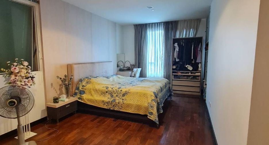 For sale 2 bedrooms condo in Khlong Toei, Bangkok
