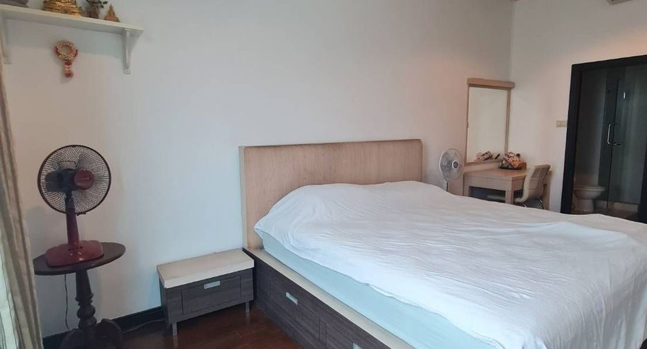 For sale 2 bedrooms condo in Khlong Toei, Bangkok