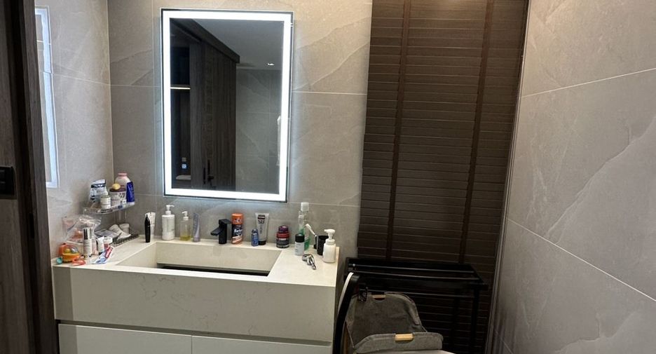 For sale 2 bedrooms condo in Phaya Thai, Bangkok