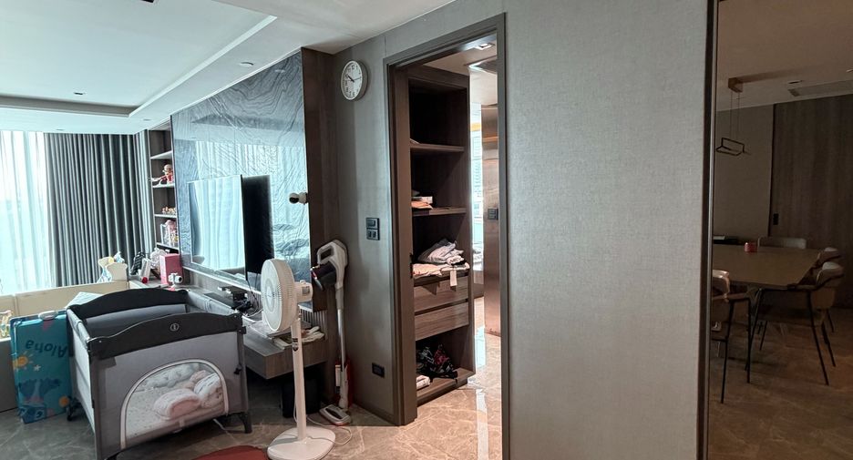 For sale 2 bedrooms condo in Phaya Thai, Bangkok