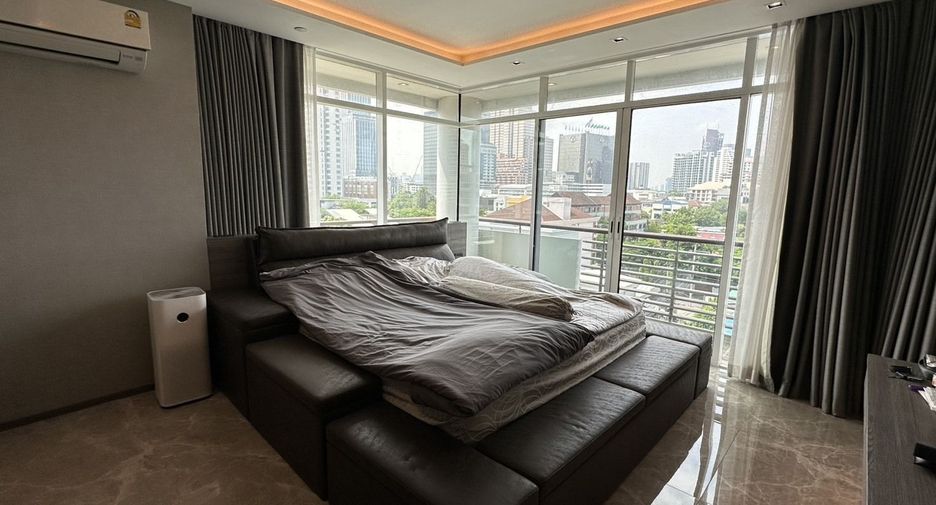 For sale 2 bedrooms condo in Phaya Thai, Bangkok